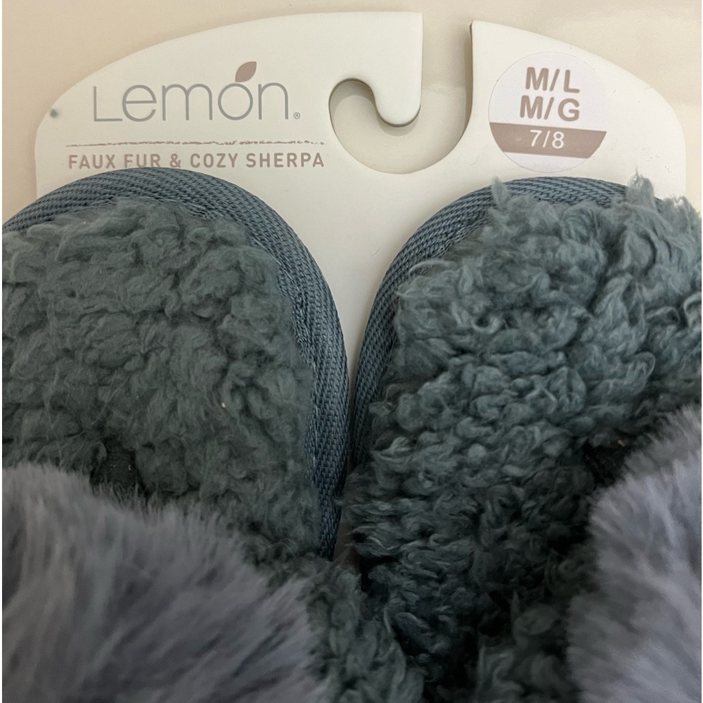 LEMON Faux Fur & Cozy Sherpa Thong Slippers Charcoal Pom Pom M/L (7/8) NWT - Picture 3 of 5